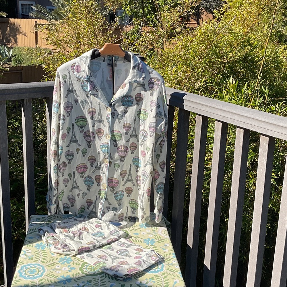 BedHead White Pajama Set with Multicolor Hot Air Balloon Print